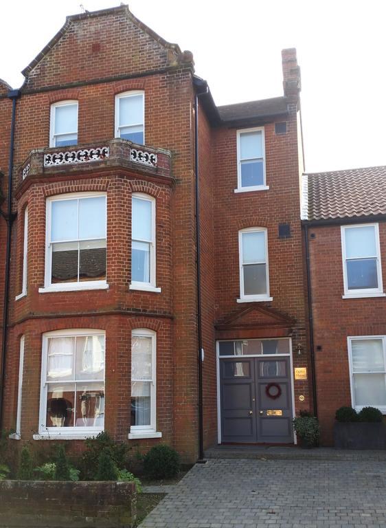 Ogilvy House Bed & Breakfast Cromer Bagian luar foto